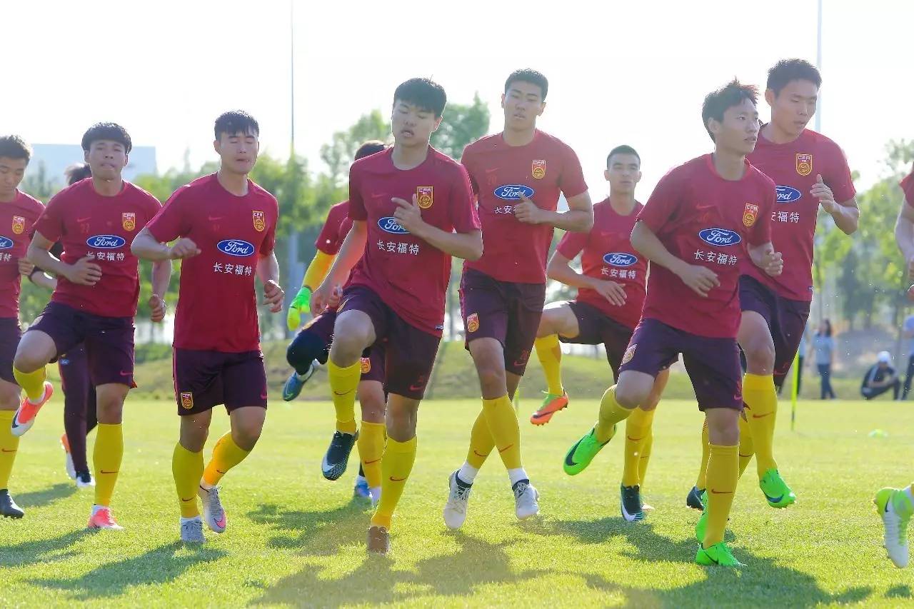 与首个